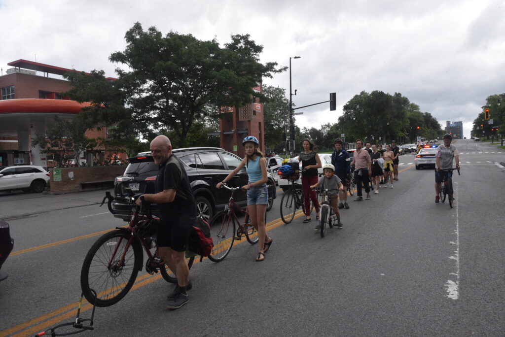 Montreal human bike lane