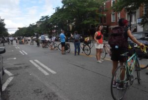 Montreal human bike lane