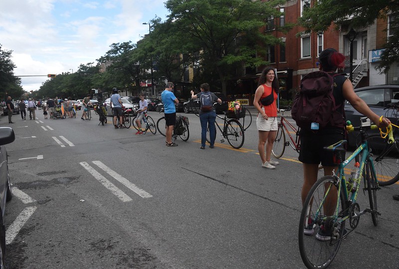 Montreal human bike lane