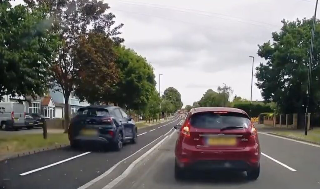 Driver speeding on cycling lane in Coventry