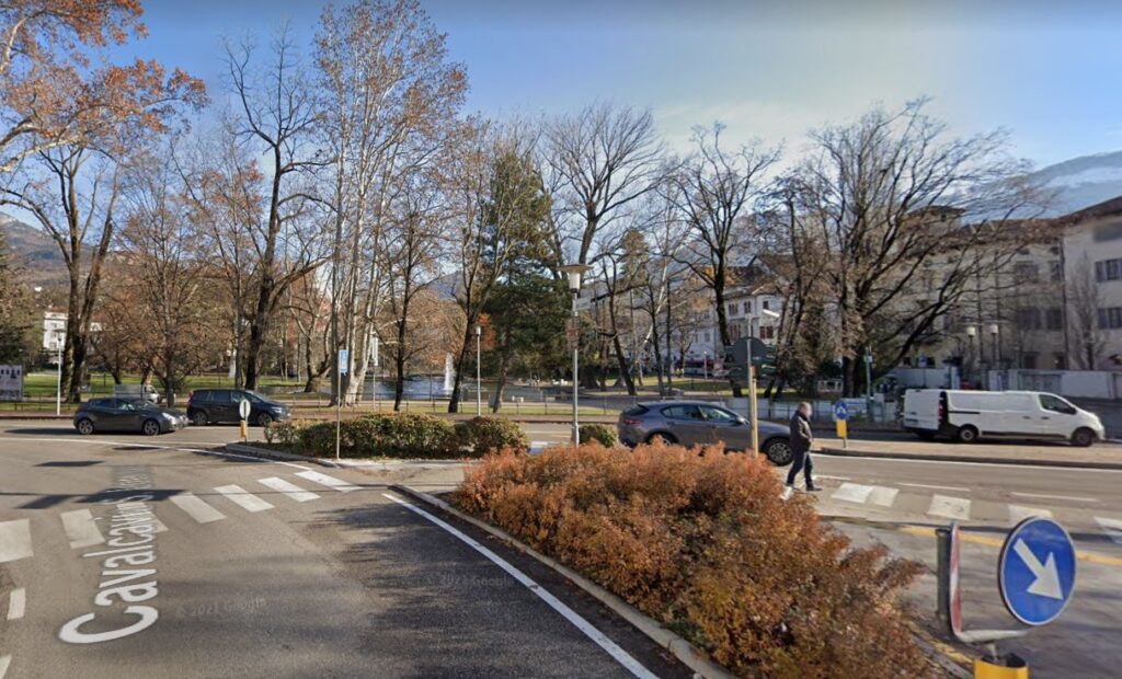 Pedestrian crossing near station in Trento via Google Street View 3