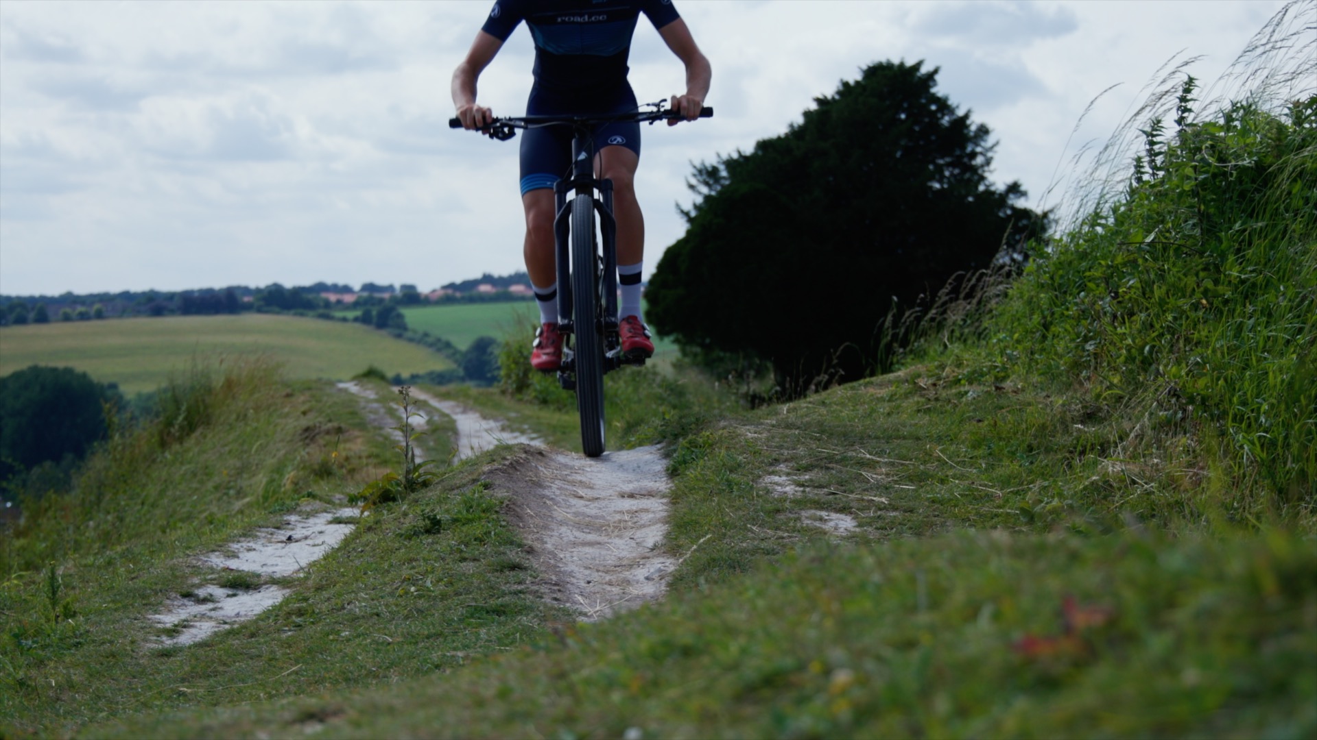 2023 mountain bike road.cc kit riding shot Factor Lando HT