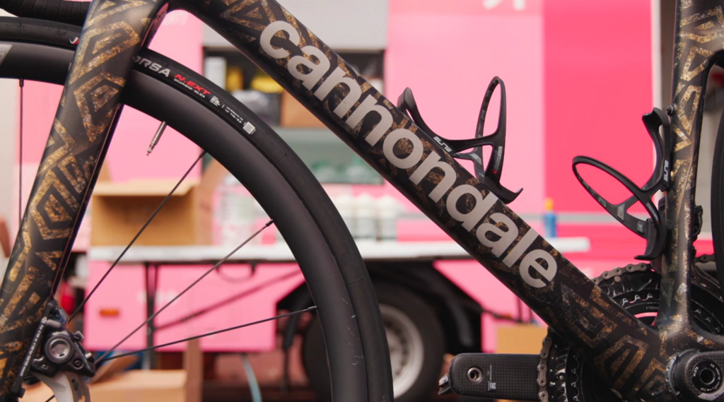 2023 carapaz training bike dauphine 3