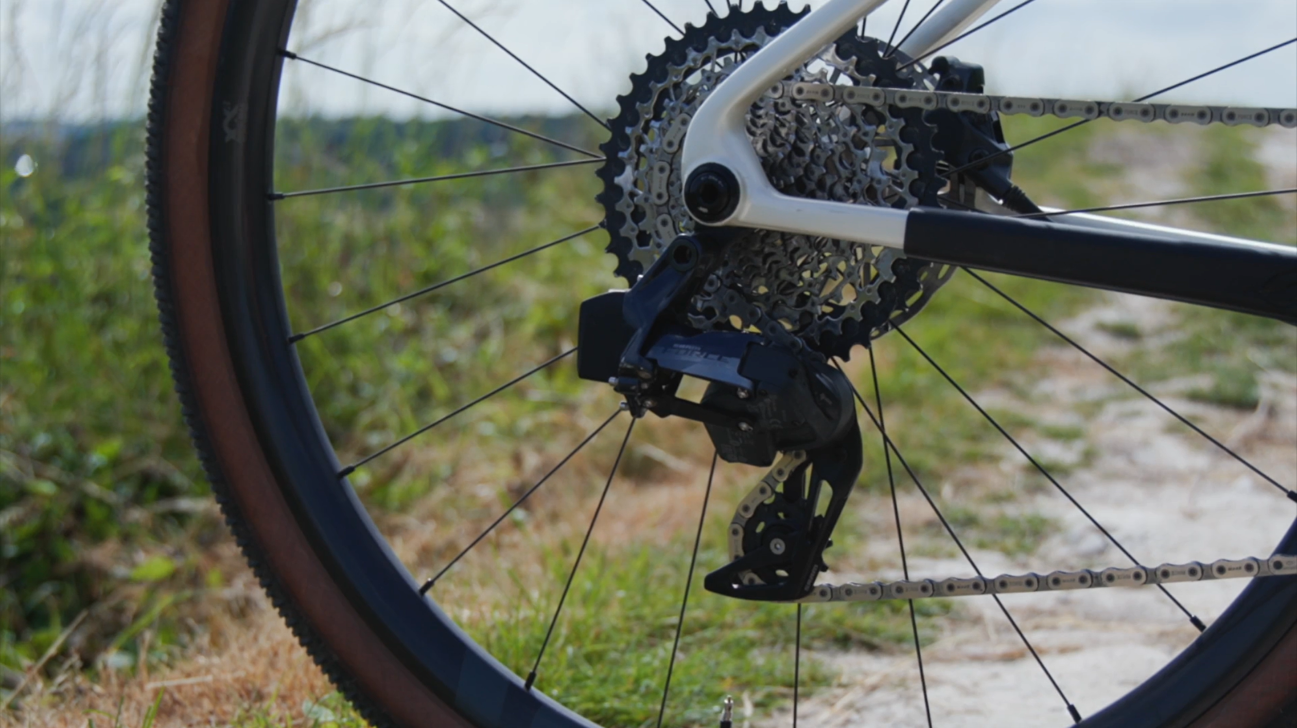2023 Lauf Seigla Suvi gravel cassette gearing drivetrain sram force axs xplr