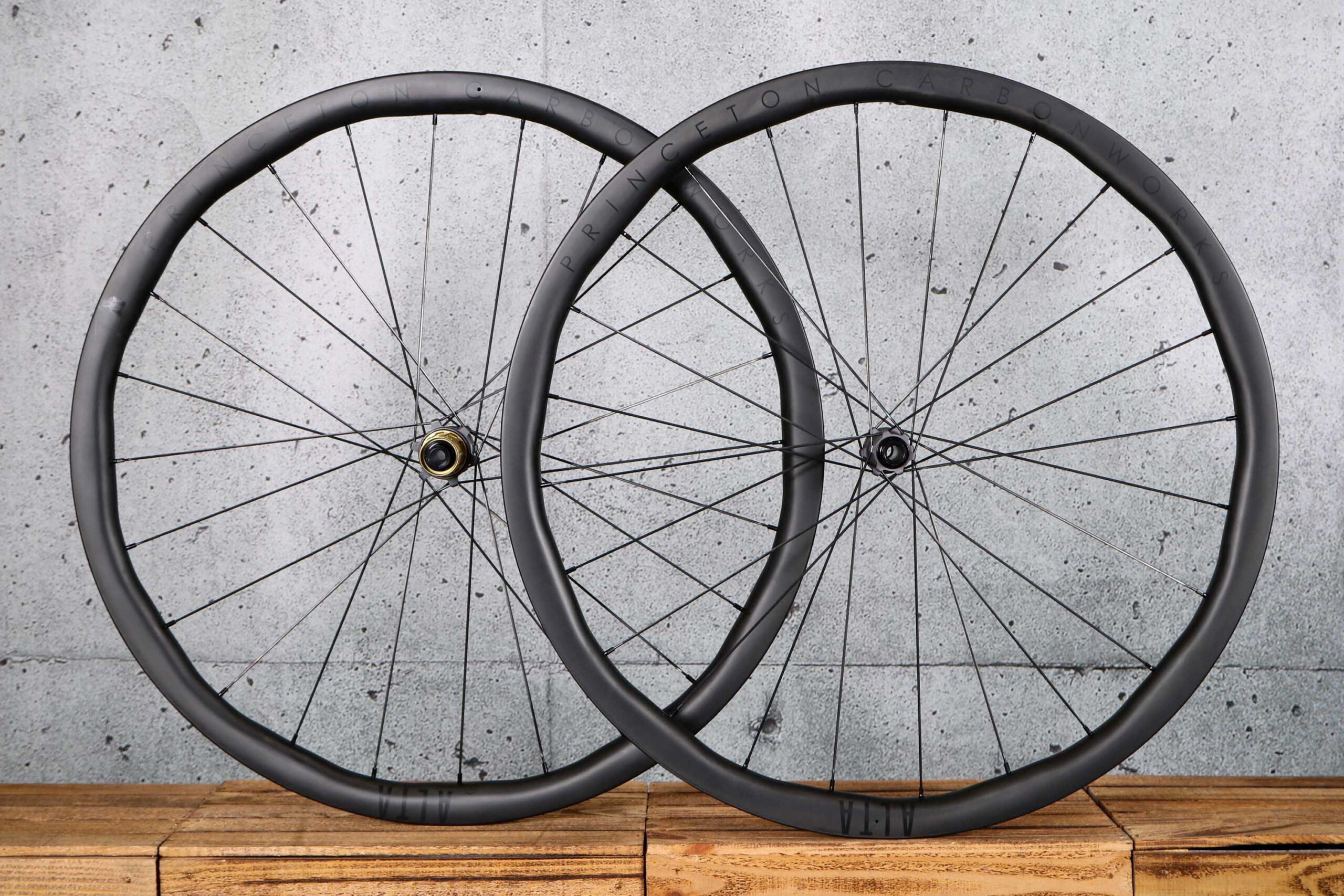 Princeton CarbonWorks Alta 3532 Tactic Hubs wheelset