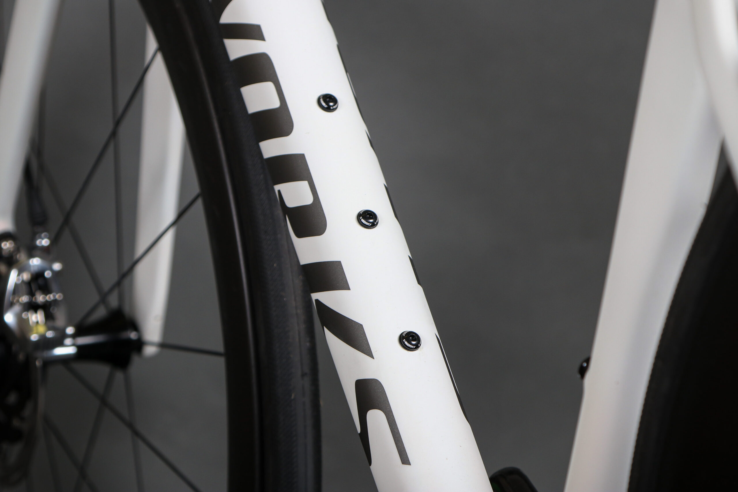 2023 Specialized S-Works Tarmac SL8 – SRAM Red eTap AXS – downtube bosses