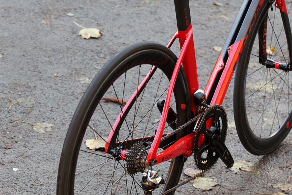 Factor Vis Vires – stays