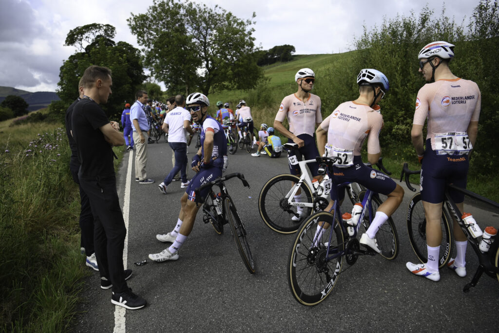 2023 world road race championships stopped following protest (Alex Broadway/SWpix.com)