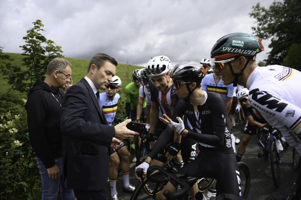 2023 world road race championships stopped following protest (Alex Broadway/SWpix.com)
