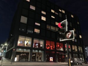 red light CitizenM_Glasgow_Hotel_02