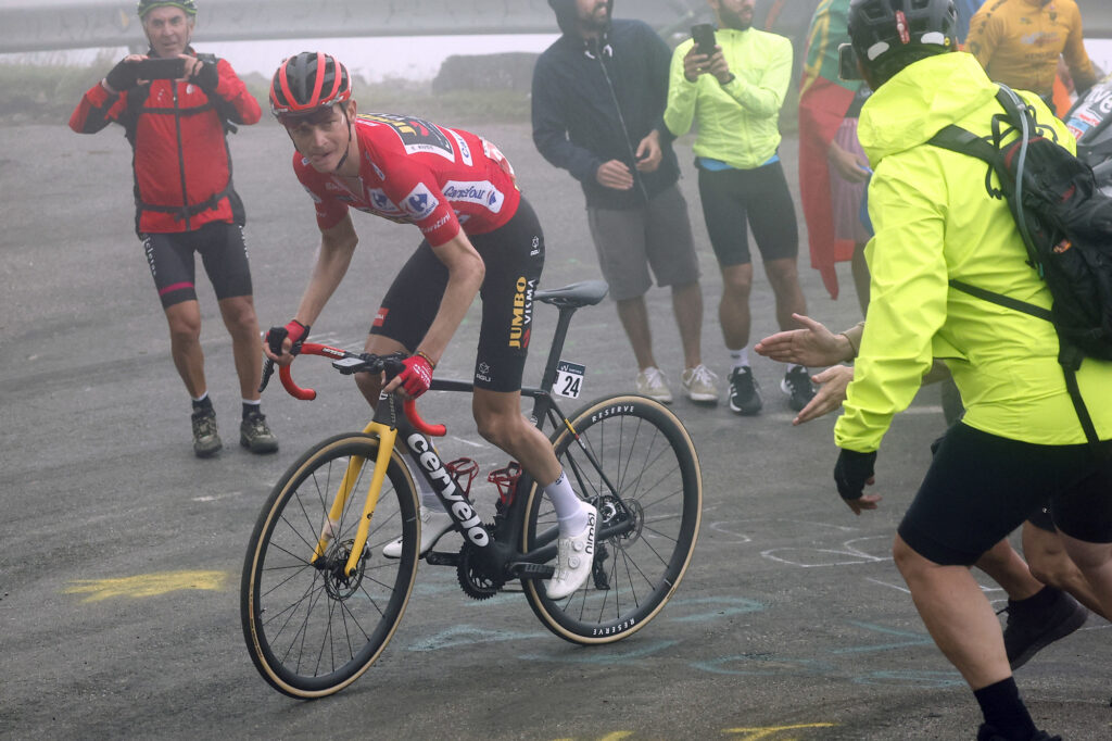 Sepp Kuss Angliru 2023 Vuelta (Luis Angel Gomez/SprintCyclingAgency&copy;2023/ASO)