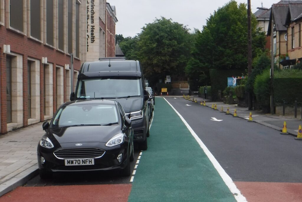 Altrincham contraflow cycle lane (Bob Sweet)