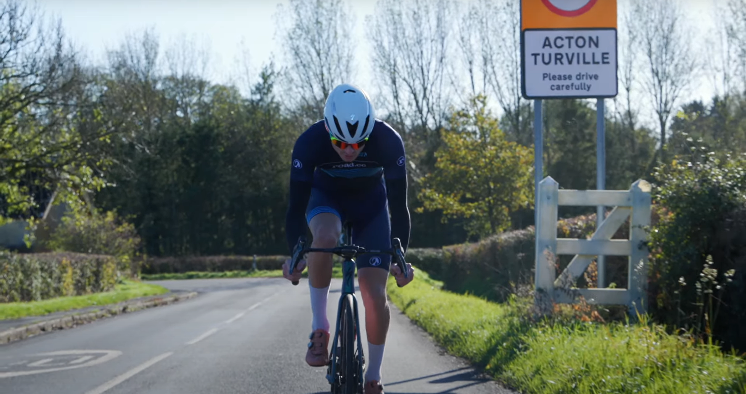 2022 wheels test, road.cc Jamie riding shot 2