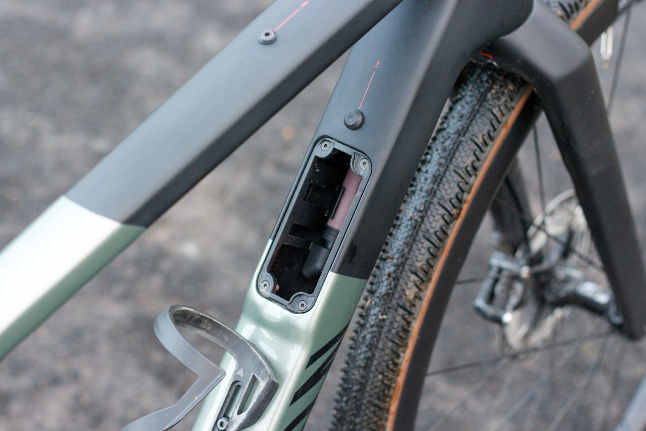 2023 Canyon Grail CF SLX Di2- frame storage open