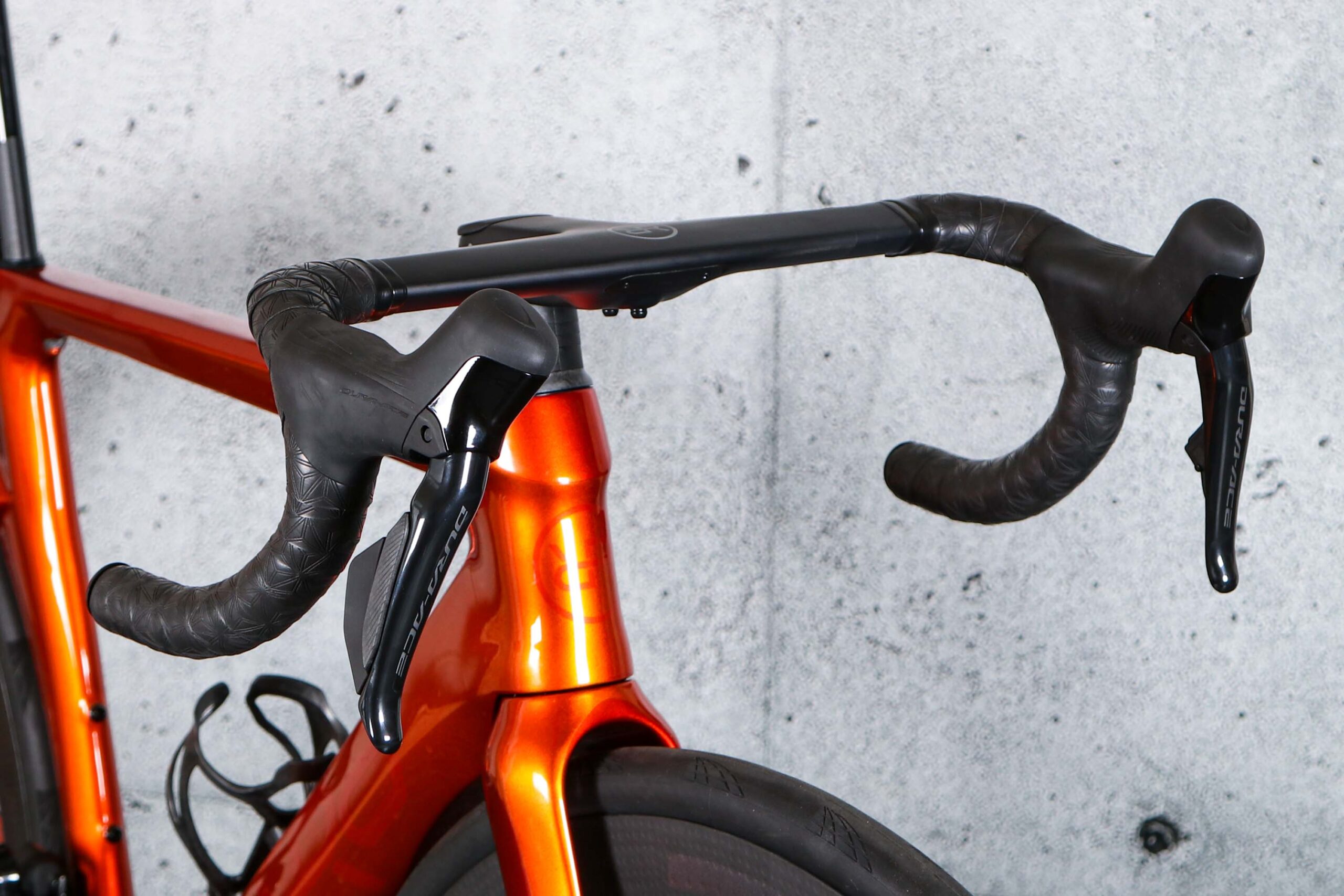 2023 Orro Signature Venturi STC Dura Ace Di2 Zipp Bike &ndash; bars
