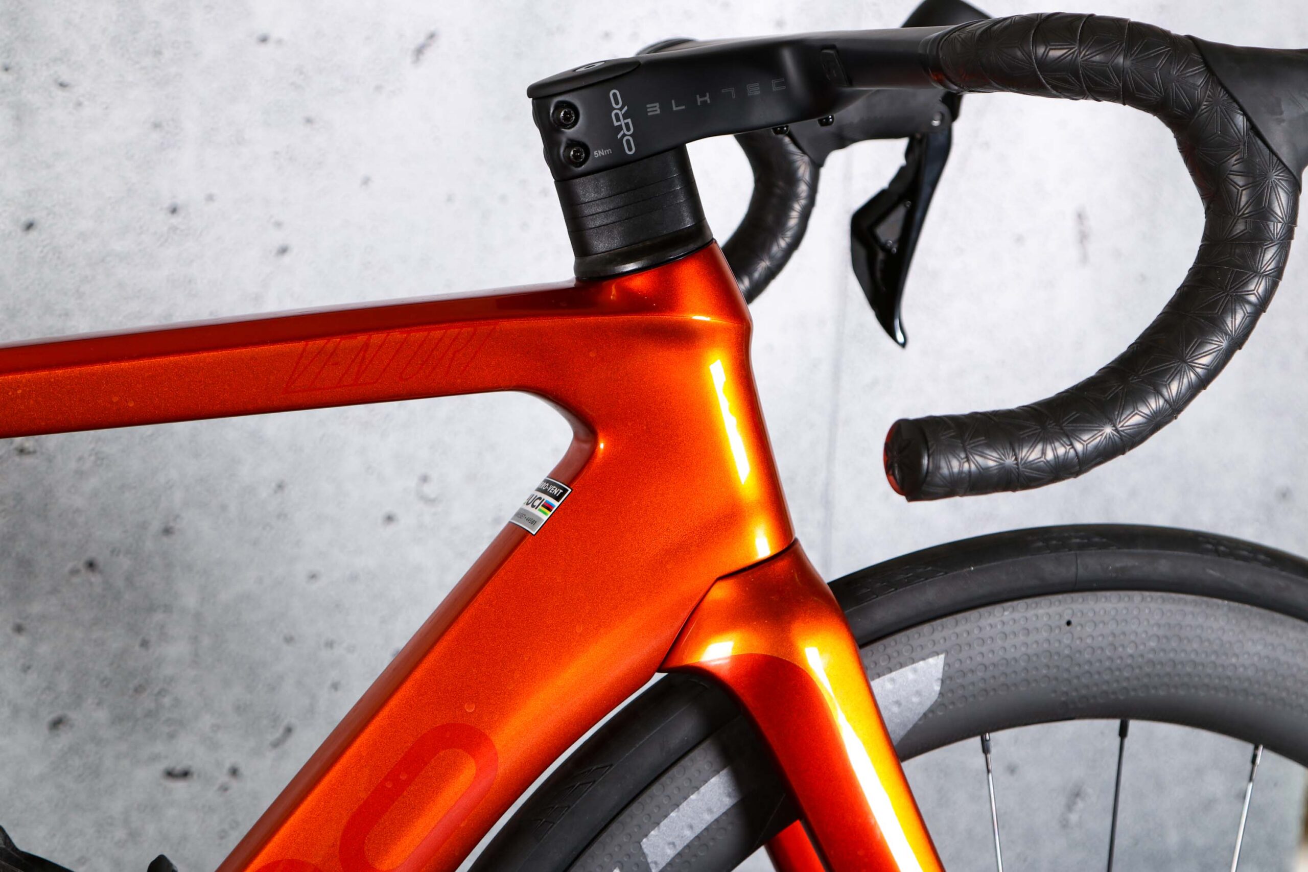 2023 Orro Signature Venturi STC Dura Ace Di2 Zipp Bike &ndash; head tube