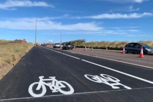 Clifton Drive North cycle lane