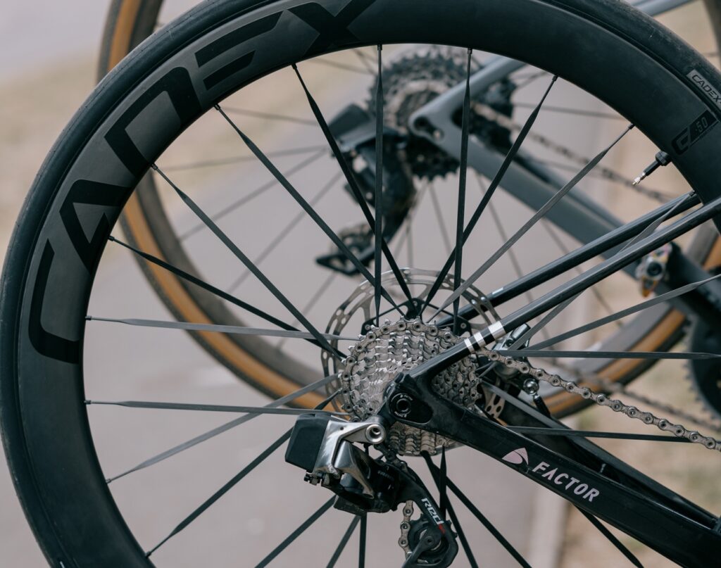 Cadex 50 Ultra tubeless wheel spokes carbon