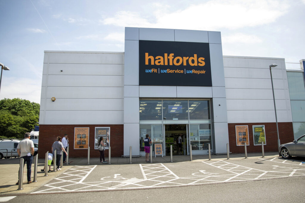 halfords social distancing – june 2020