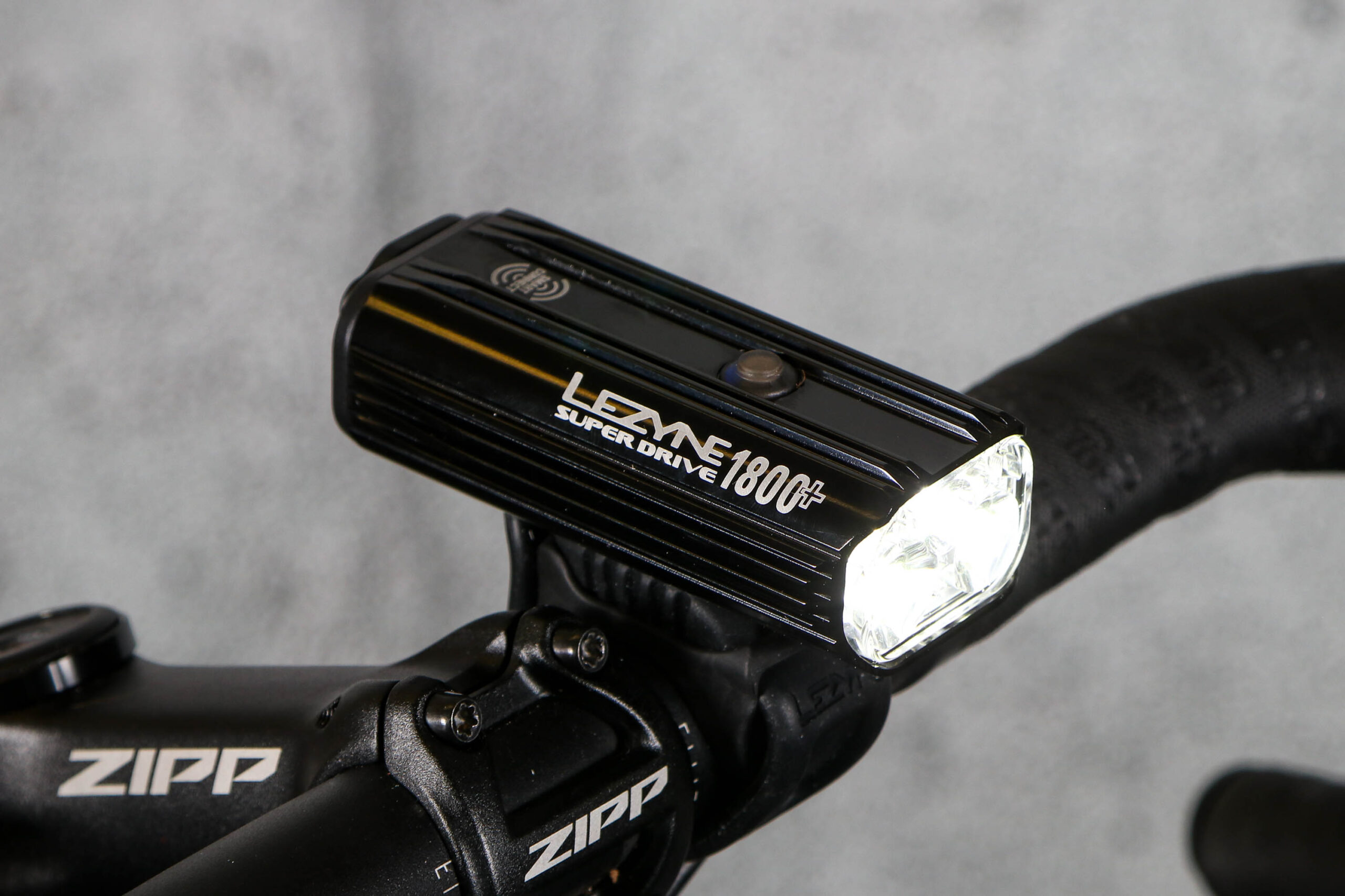 Lezyne Super Drive 1800+ Smart LED Front Light - Cycling News