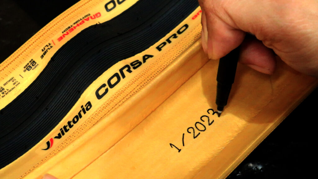 2023 Vittoria Corsa Pro gold special edition tyres3