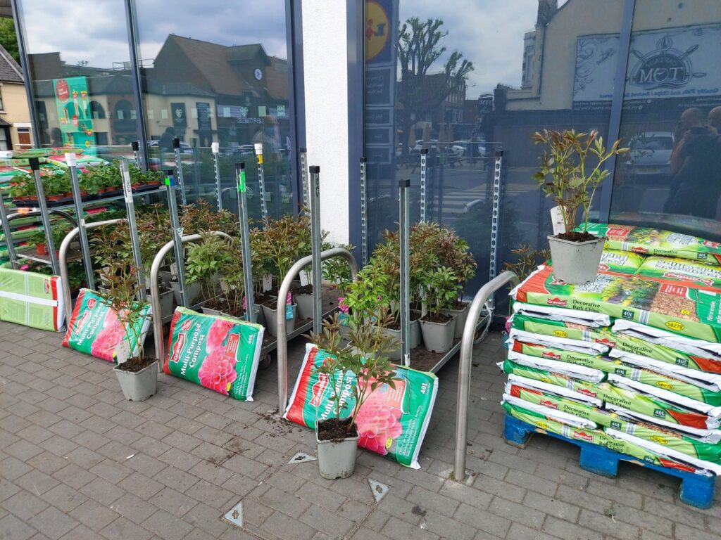 Lidl cycle parking @Matt_Hill_UK/Twitter