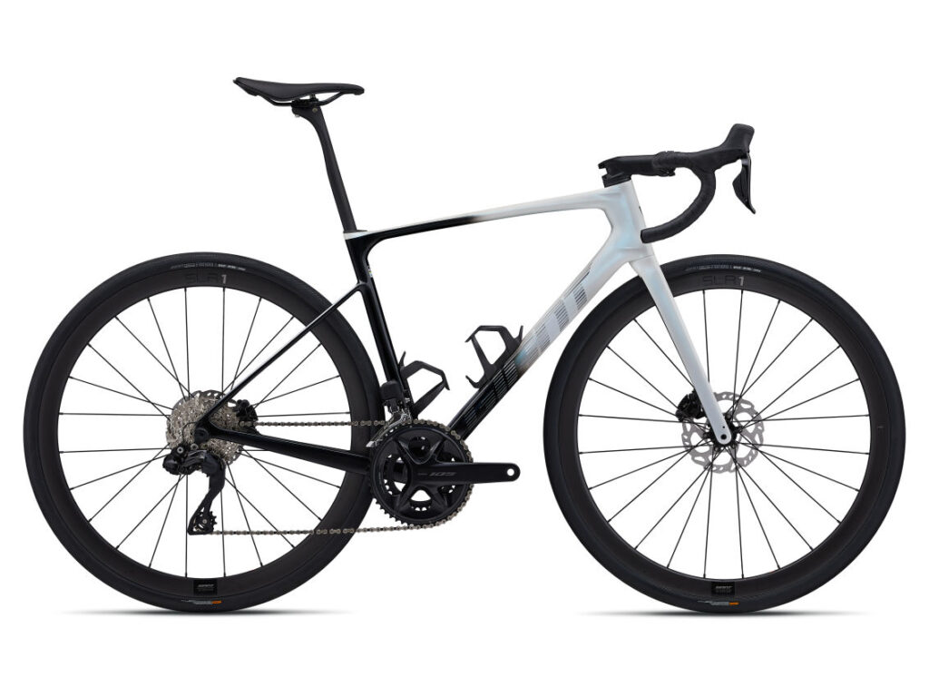 2023 Giant Defy Pro 1 Shimano 105 Di2 endurance bike