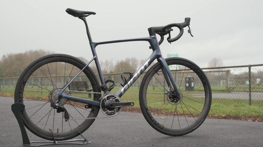 2023 Giant Defy Advanced SL 0 hero