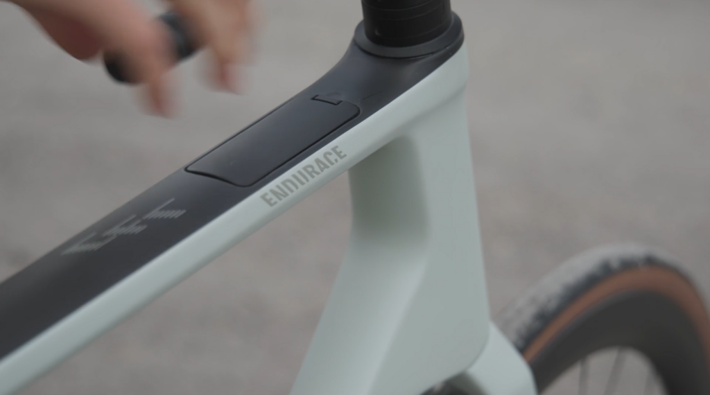 2023 Canyon Endurace CFR top tube storage