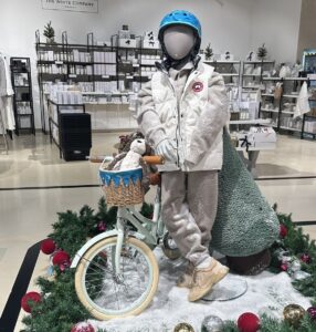 Selfridges back-to-front bike display (Cargo Bike Ben, Twitter)