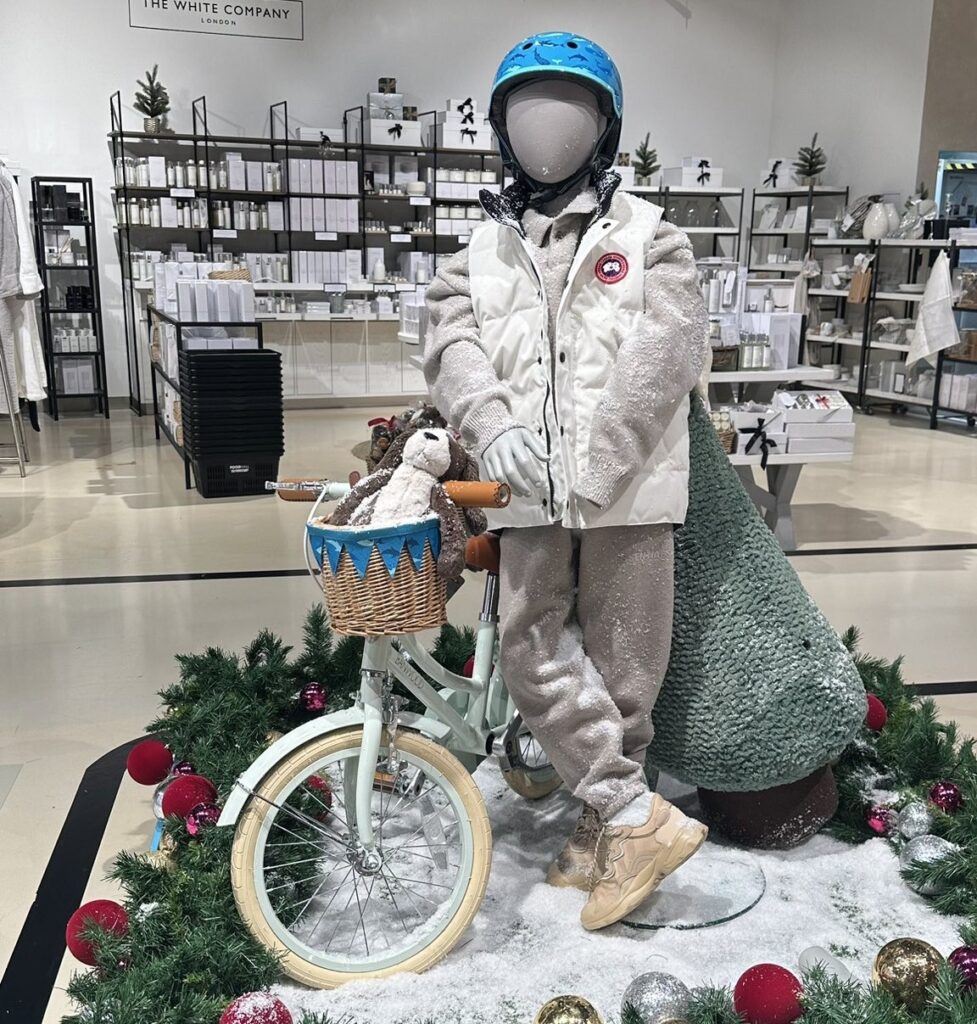 Selfridges back-to-front bike display (Cargo Bike Ben, Twitter)