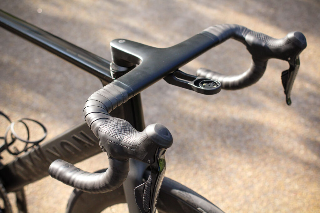 2021 Canyon Aeroad CFR Dura Ace Di2 – bars.jpg