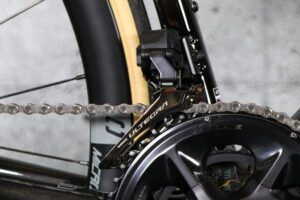 2023 Basso Diamante Disc Ultegra Di2 – front mech.jpg