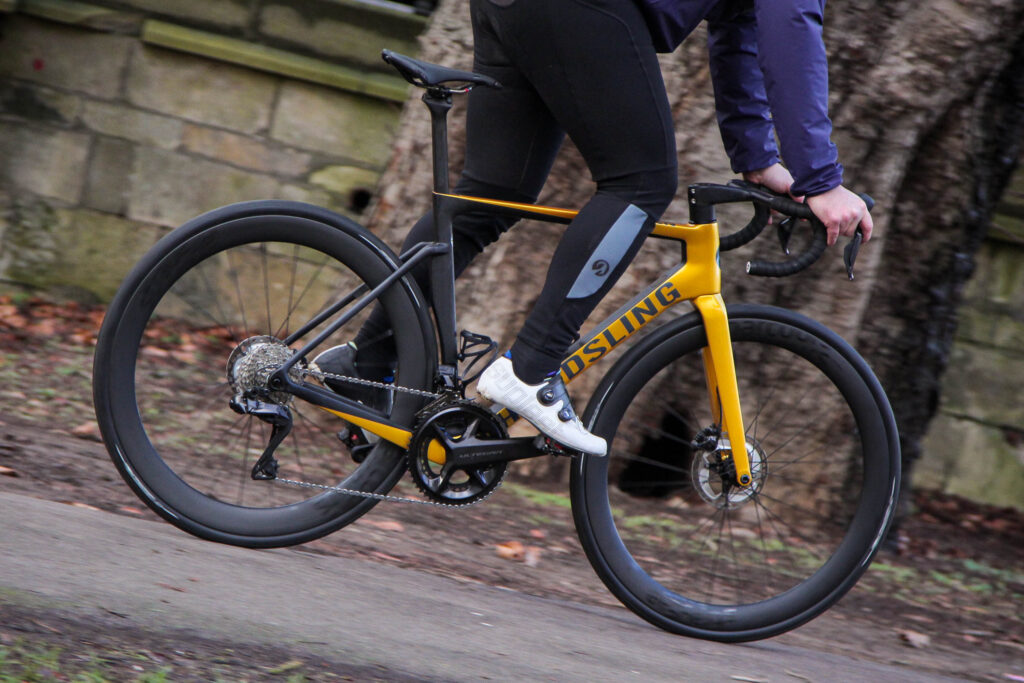 2023 Handsling A1R0evo Shimano Ultegra Di2 R8100 &ndash; riding 3.jpg