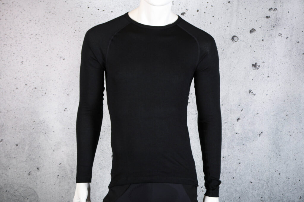 2023 Velocio Merino Mesh three-season baselayer.jpg