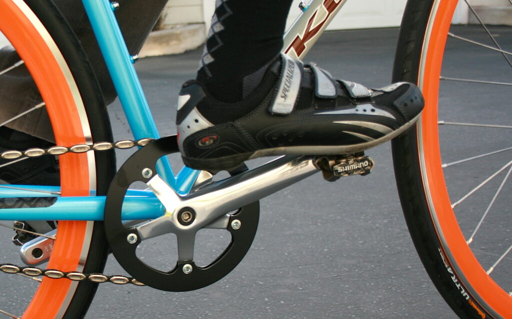 Clipless pedal and shoe (CC BY-SA 2.0 Richard Masoner:Flickr)