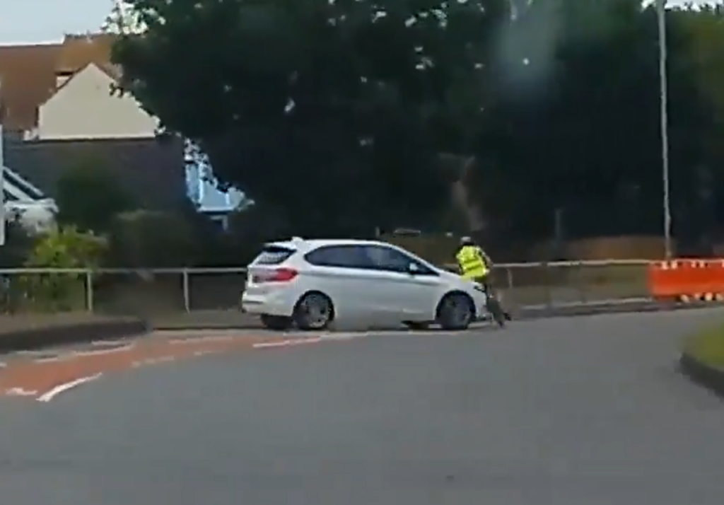 Cyclist struck by motorist on roundabout (Credit Warwickshire Cyclist, Twitter)