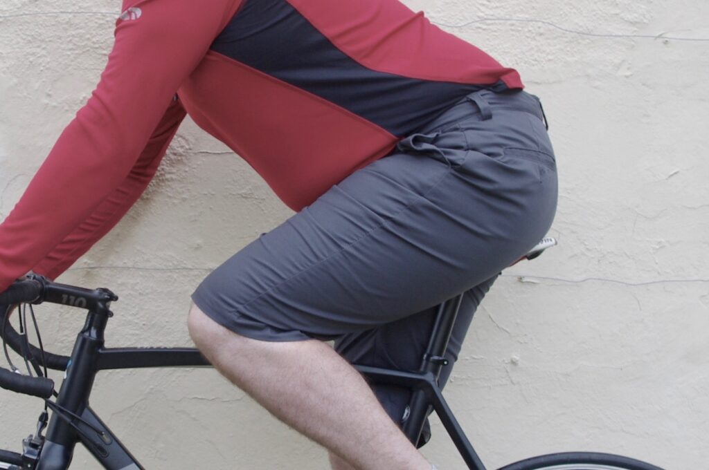 Endura Hummvee Chino on bike.jpg