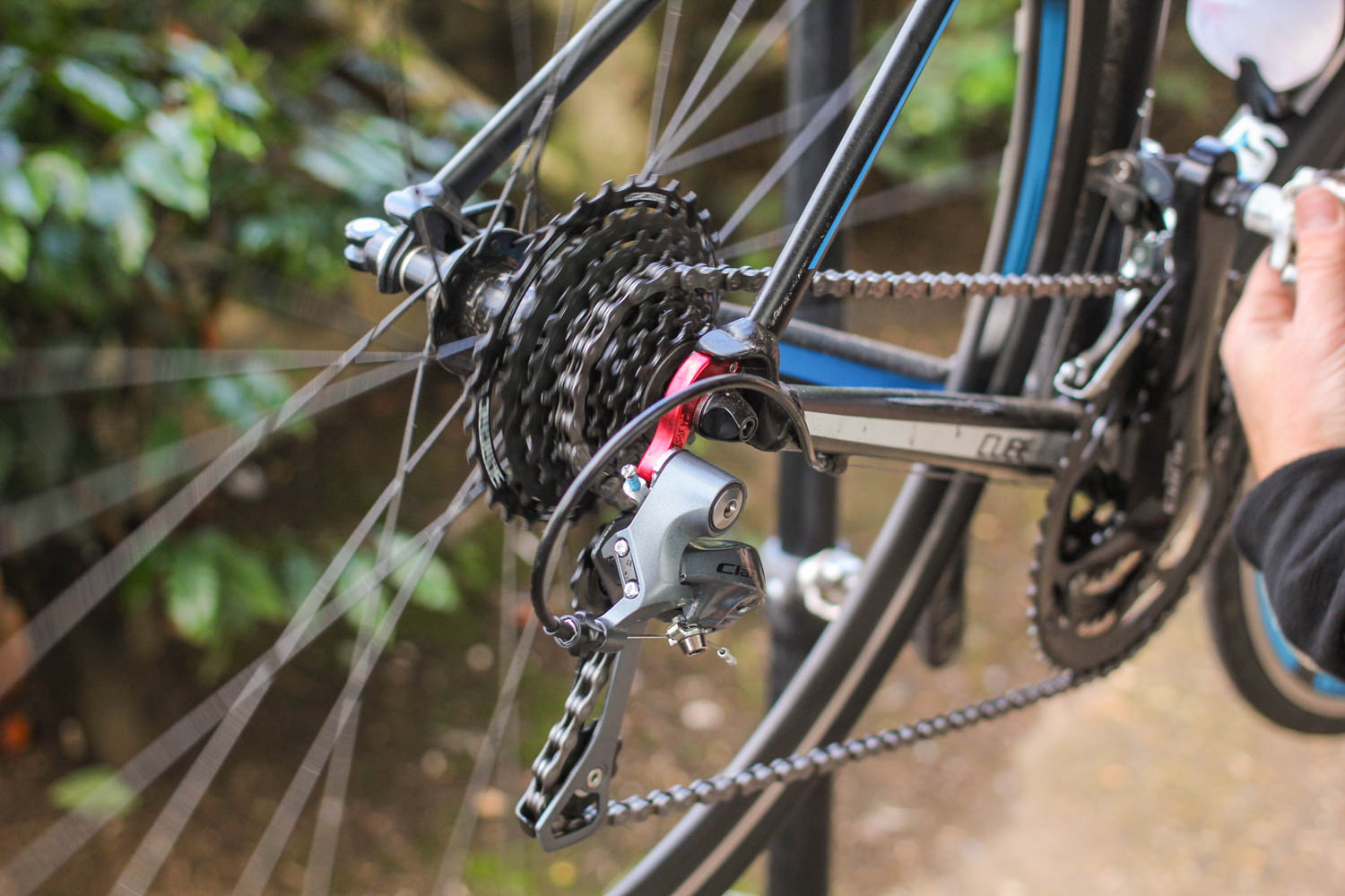 How to adjust an indexed rear derailleur 07