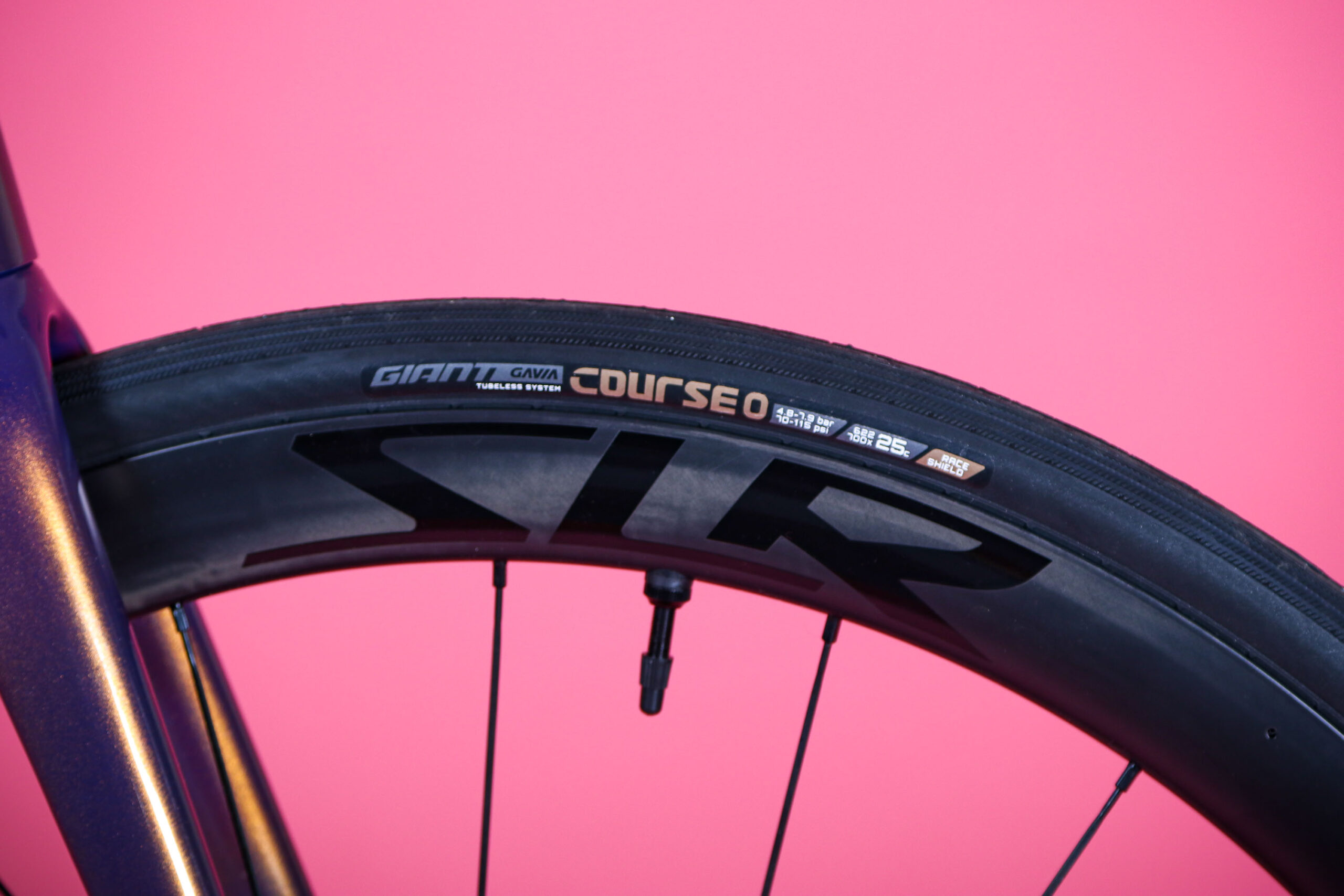 2024 Giant TCR Advanced Pro 1 105 Di2 &ndash; tyre and rim
