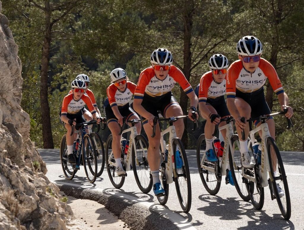 Cynisca Cycling (Instagram: @cyniscacycling)