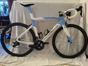 Pinarello Dogma F12 – Special Edition Egan Bernal x Pope Francis