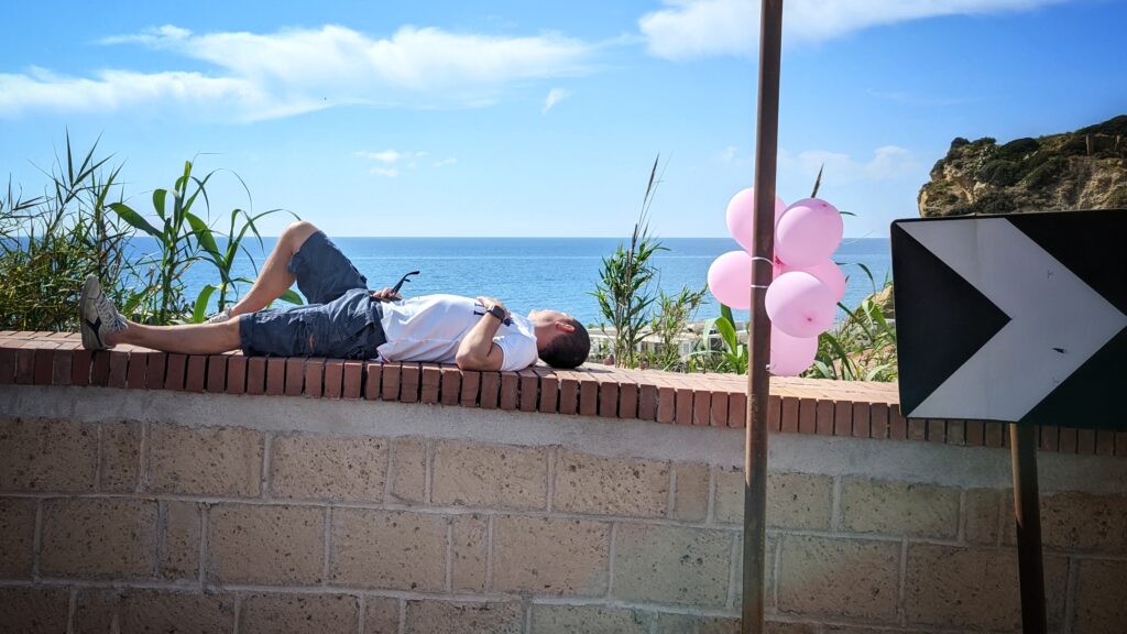 Giro d’Italia sleeping fan