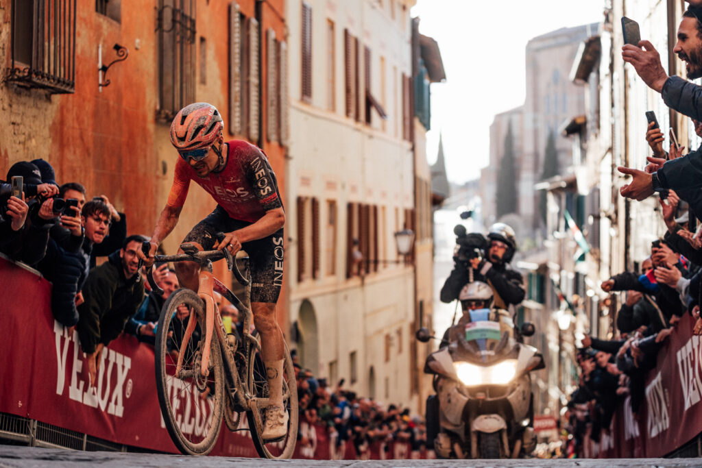 Tom Pidcock, 2024 Strade Bianche (Zac Williams/SWpix.com)