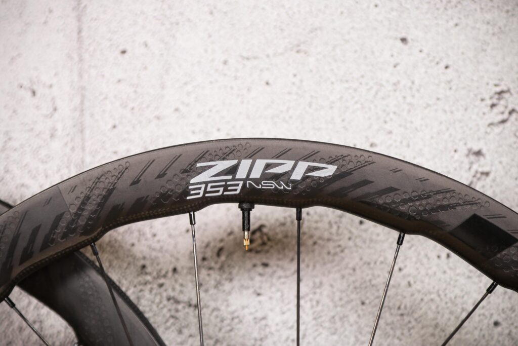 2022 Zipp 353 NSW Tubeless Disc brake wheelset – rim 1.jpg
