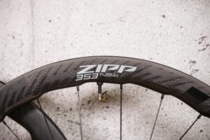 2022 Zipp 353 NSW Tubeless Disc brake wheelset – rim 1.jpg