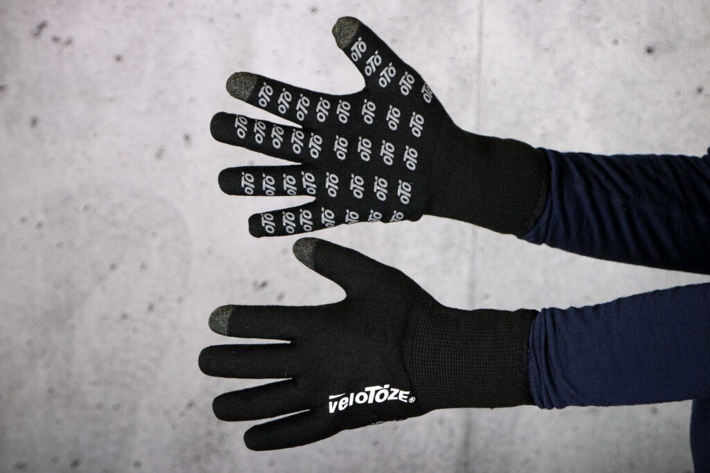 2024 Velotoze Knitted Waterproof Gloves.jpg