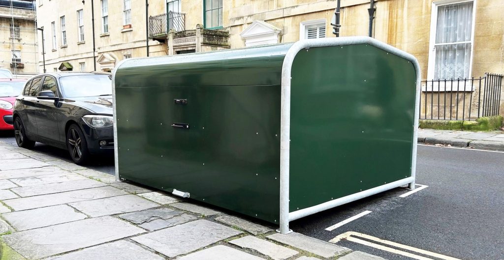 Bath bike hangar (Falco / Facebook)