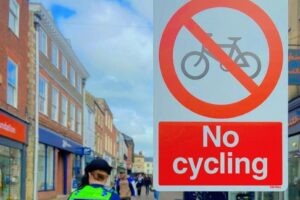 No cycling signs (Wiltshire Police)