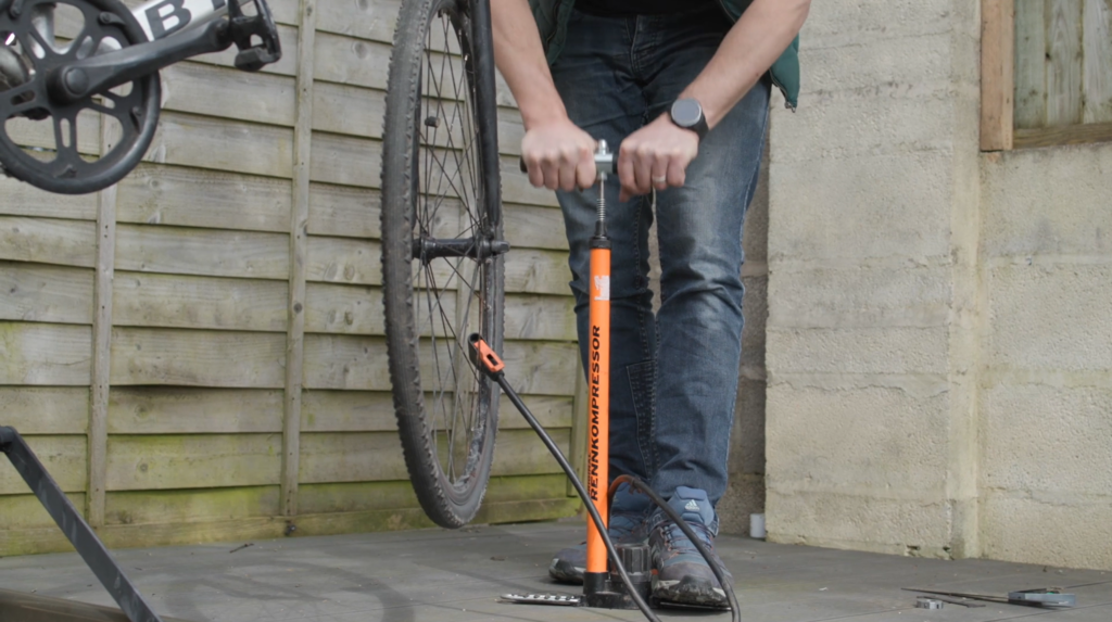 2024 Buying a used bike pumping up tyres